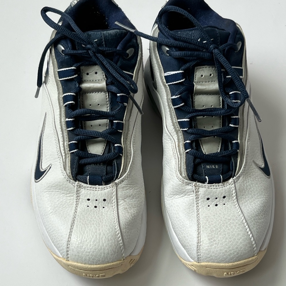 Nike Men's White and Dark Blue Athletic Shoes